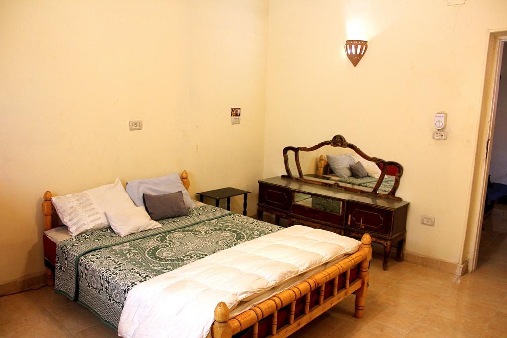 Pyramids Loft Homestay Kafret el-Gabal Zimmer foto