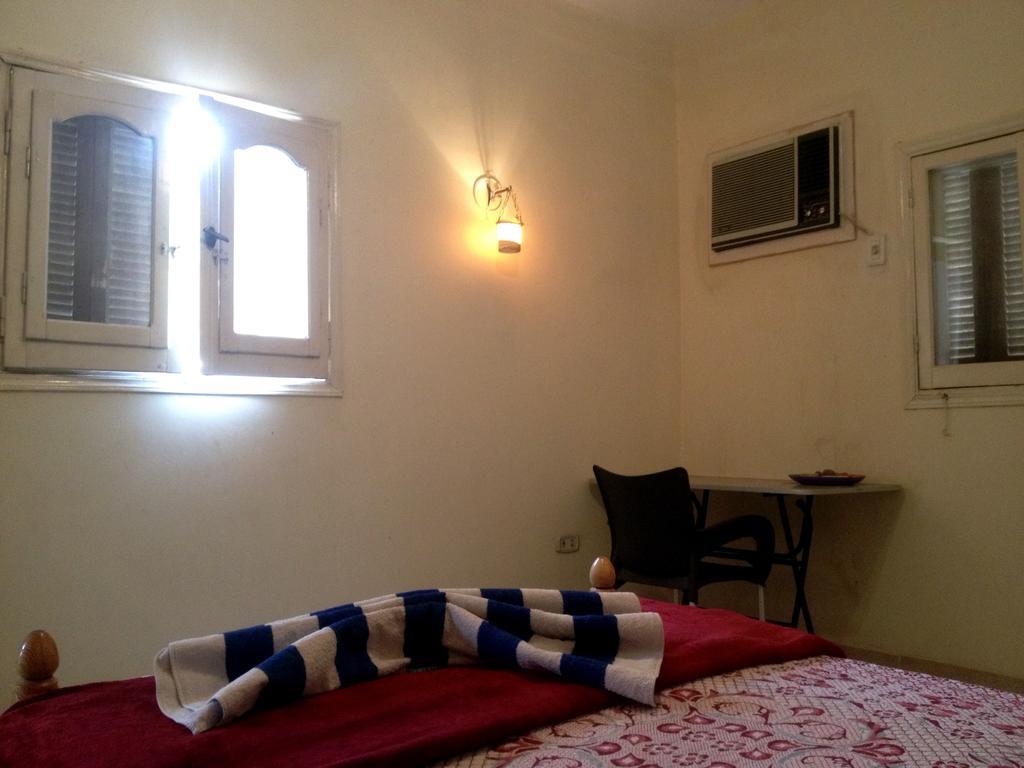 Pyramids Loft Homestay Kafret el-Gabal Zimmer foto
